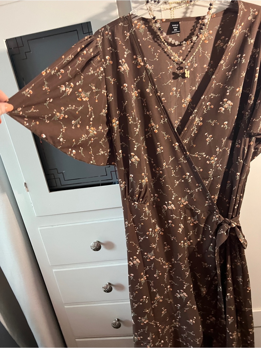 SHEIN Curve Brown Floral V-Neck Maxi - Picture 3 of 8